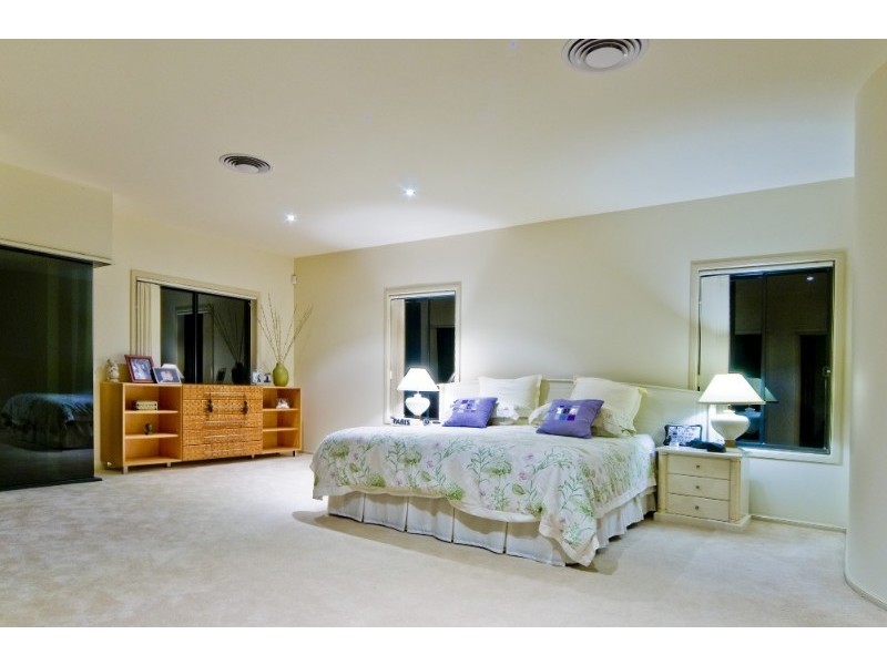 37 The Sovereign Mile, Paradise Point QLD 4216