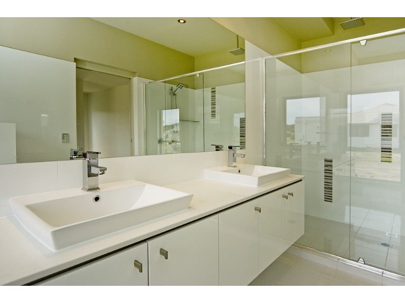 Hope Island QLD 4212