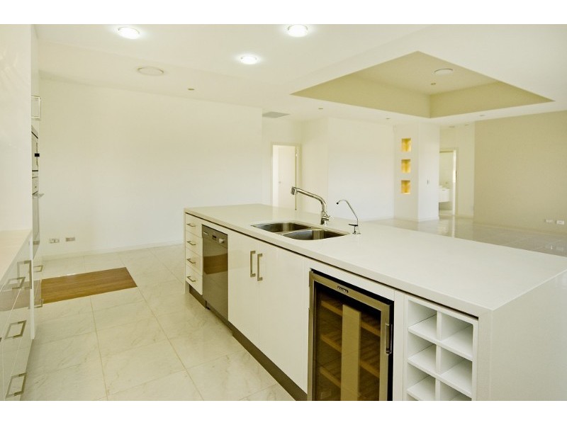 Hope Island QLD 4212