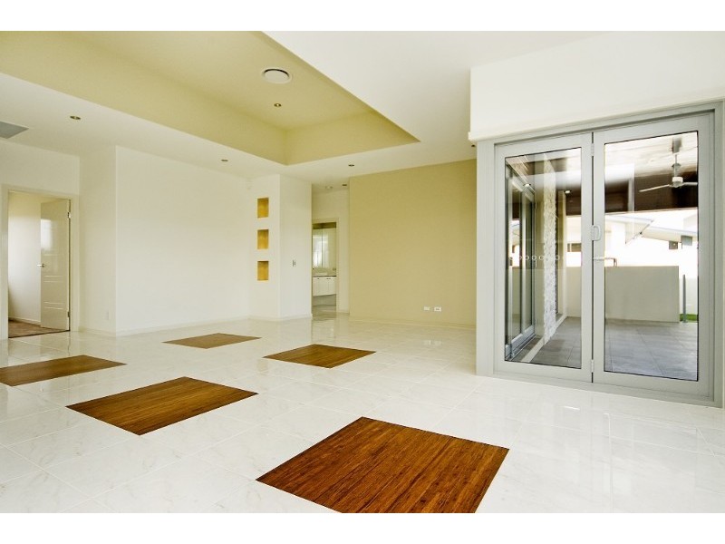 Hope Island QLD 4212