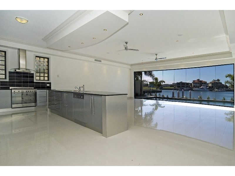 Paradise Point QLD 4216