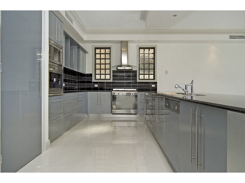 Paradise Point QLD 4216