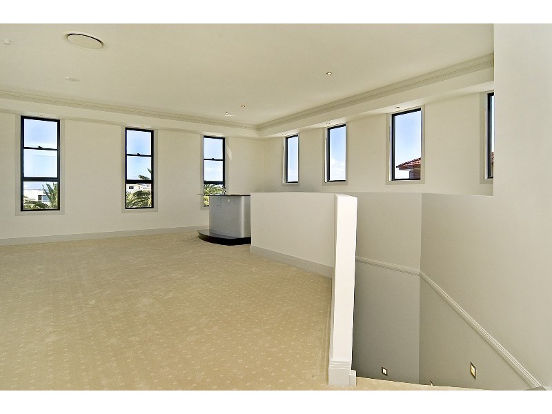 Paradise Point QLD 4216