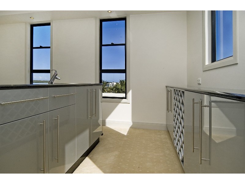 Paradise Point QLD 4216