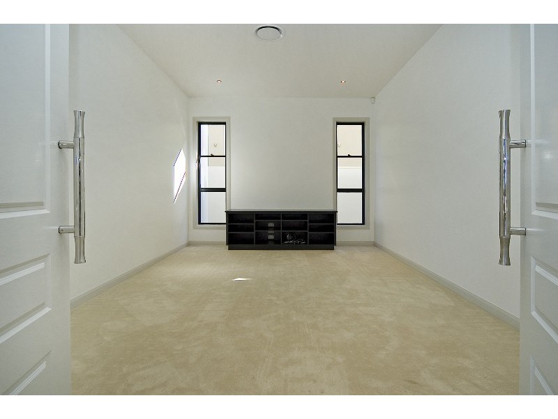 Paradise Point QLD 4216