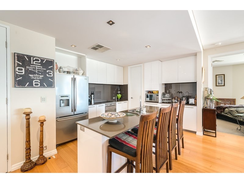 5/32-34 Oatland Esplanade, Runaway Bay QLD 4216