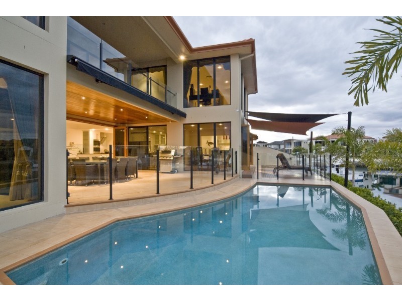 47 King Charles Drive, Paradise Point QLD 4216
