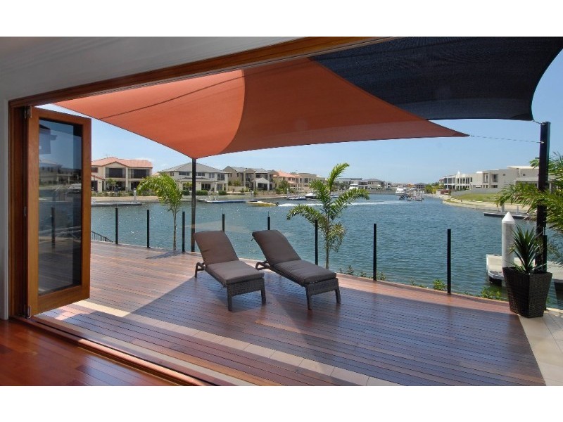47 King Charles Drive, Paradise Point QLD 4216