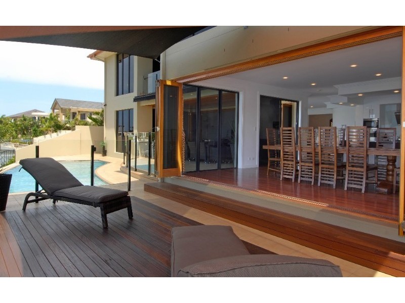 47 King Charles Drive, Paradise Point QLD 4216