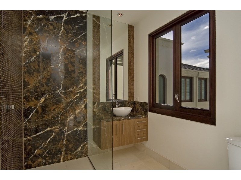 Hope Island QLD 4212