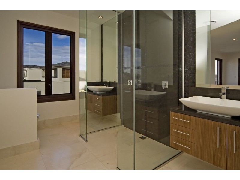 Hope Island QLD 4212