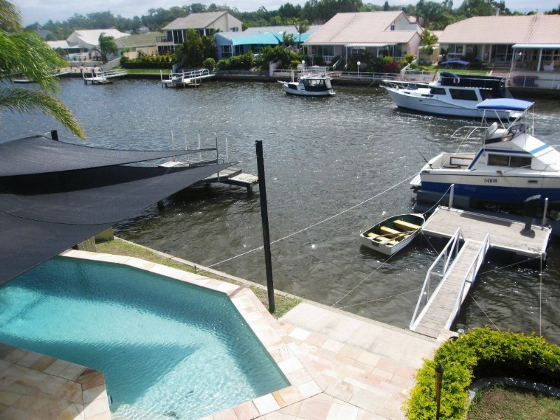 111 Pebble Beach Drive, Runaway Bay QLD 4216