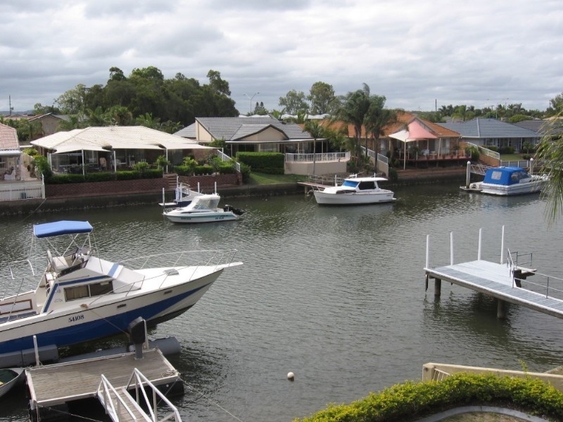 111 Pebble Beach Drive, Runaway Bay QLD 4216