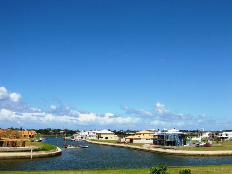 2/64 Compass Drive, Biggera Waters QLD 4216