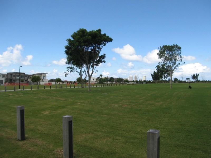 2/64 Compass Drive, Biggera Waters QLD 4216