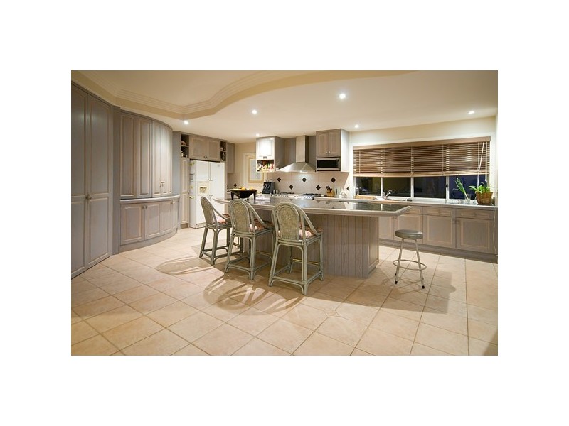 30 King Arthurs Court, Paradise Point QLD 4216