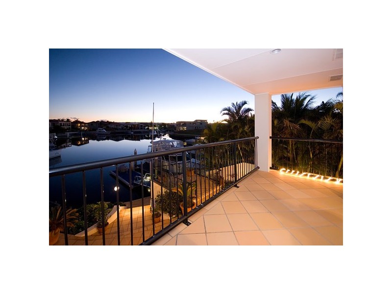 30 King Arthurs Court, Paradise Point QLD 4216