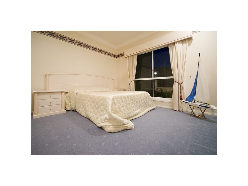 30 King Arthurs Court, Paradise Point QLD 4216