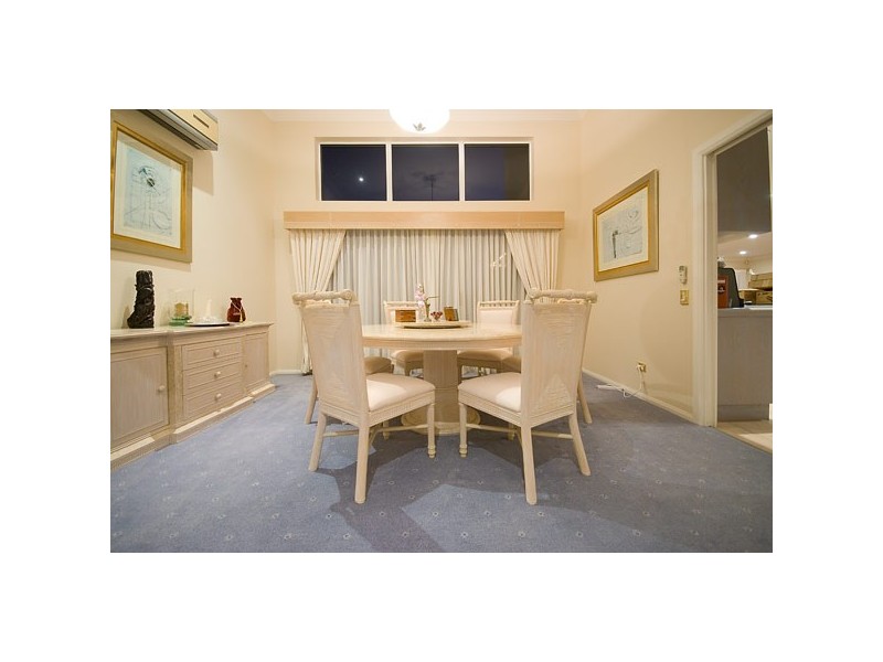 30 King Arthurs Court, Paradise Point QLD 4216