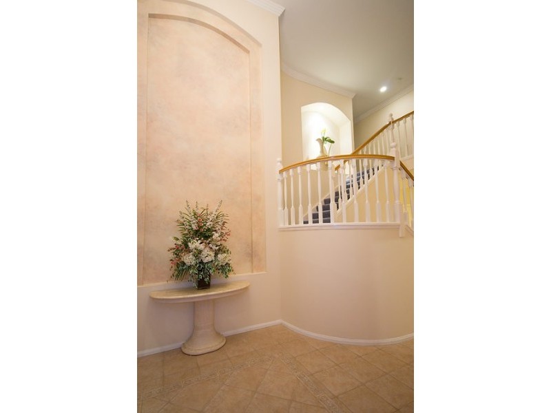 30 King Arthurs Court, Paradise Point QLD 4216