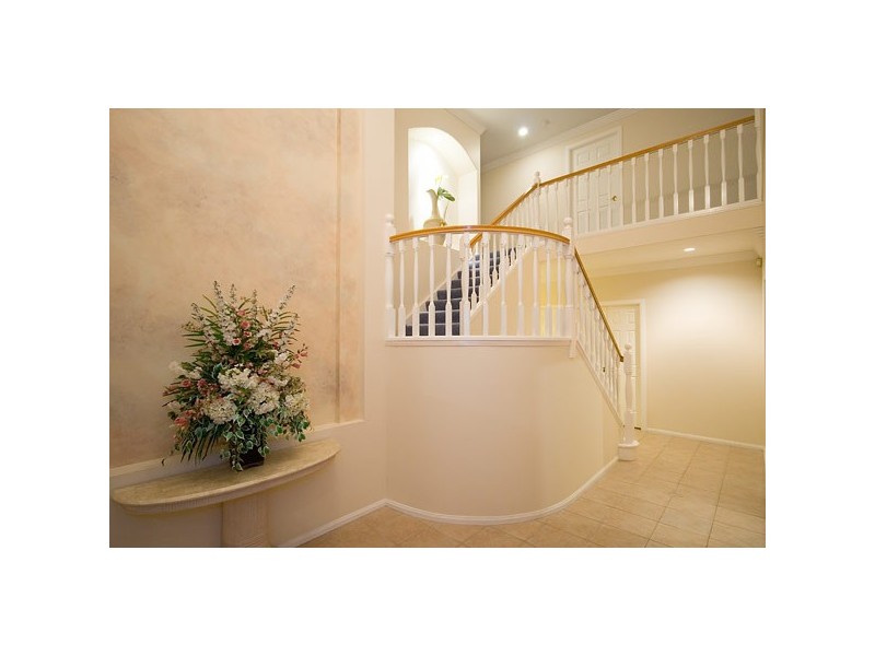 30 King Arthurs Court, Paradise Point QLD 4216