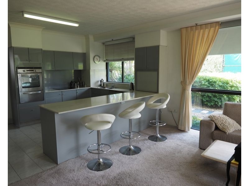 2/7 Oatland Esplanade, Runaway Bay QLD 4216