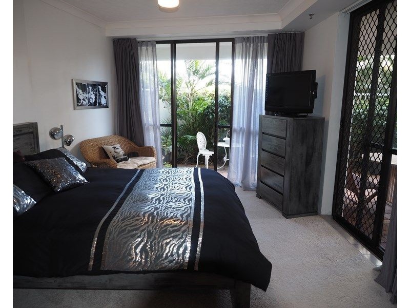2/7 Oatland Esplanade, Runaway Bay QLD 4216