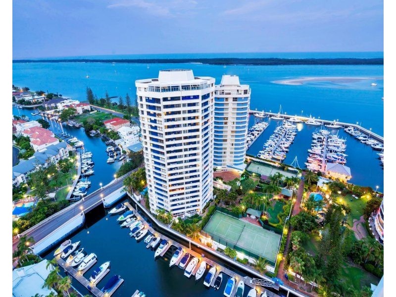 2/7 Oatland Esplanade, Runaway Bay QLD 4216