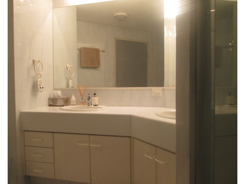 2/7 Oatland Esplanade, Runaway Bay QLD 4216