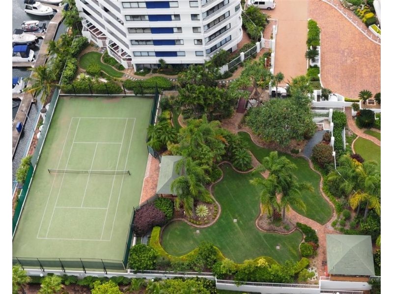 2/7 Oatland Esplanade, Runaway Bay QLD 4216