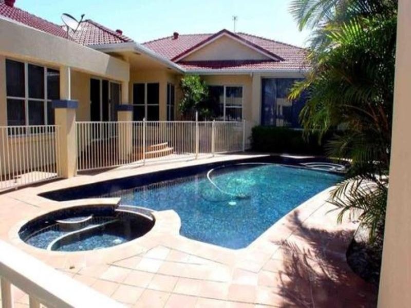 9 Excalibur Court, Paradise Point QLD 4216
