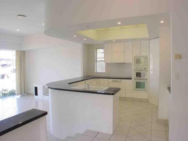 9 Excalibur Court, Paradise Point QLD 4216