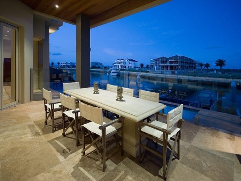 42 Royal Albert Crescent, Paradise Point QLD 4216