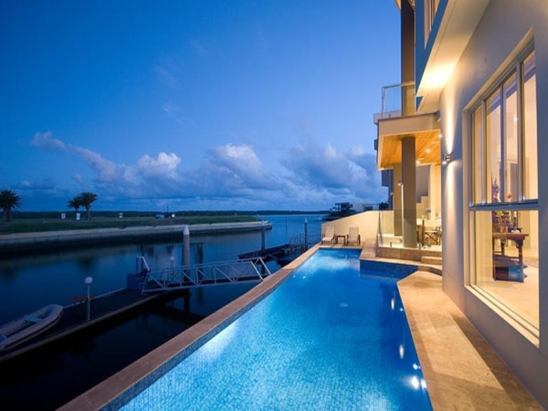 42 Royal Albert Crescent, Paradise Point QLD 4216