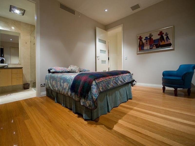 42 Royal Albert Crescent, Paradise Point QLD 4216