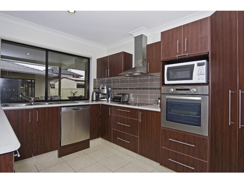 46 Annerley Avenue, Runaway Bay QLD 4216