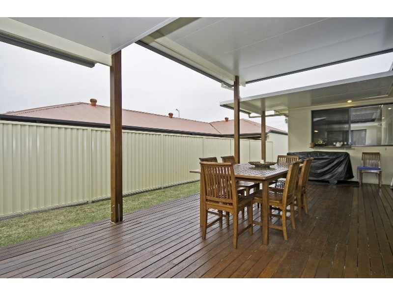 46 Annerley Avenue, Runaway Bay QLD 4216