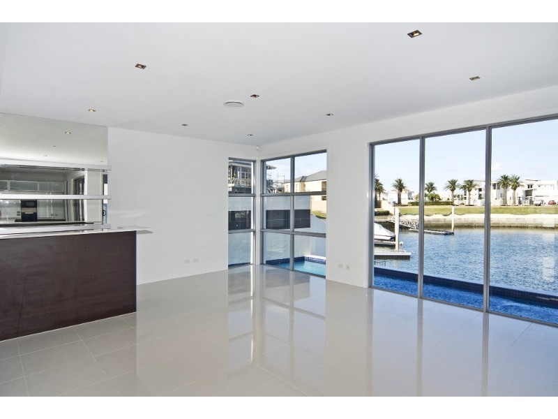 Paradise Point QLD 4216