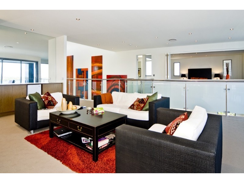 13 Parklane Terrace, Paradise Point QLD 4216