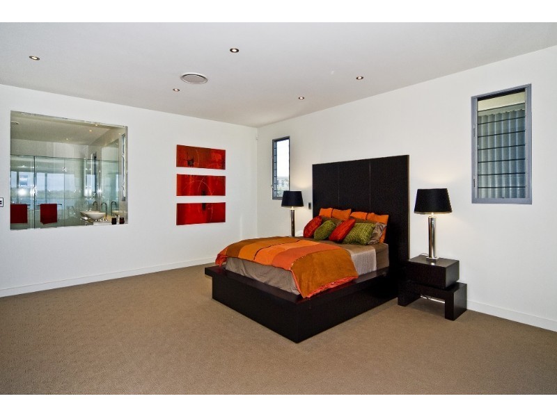 13 Parklane Terrace, Paradise Point QLD 4216