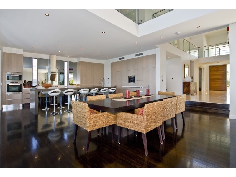 13 Parklane Terrace, Paradise Point QLD 4216