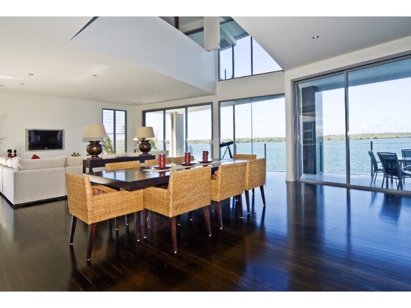 13 Parklane Terrace, Paradise Point QLD 4216