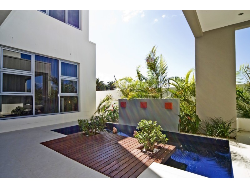 13 Parklane Terrace, Paradise Point QLD 4216