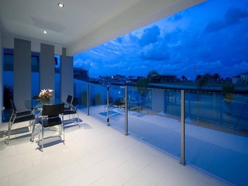 Paradise Point QLD 4216