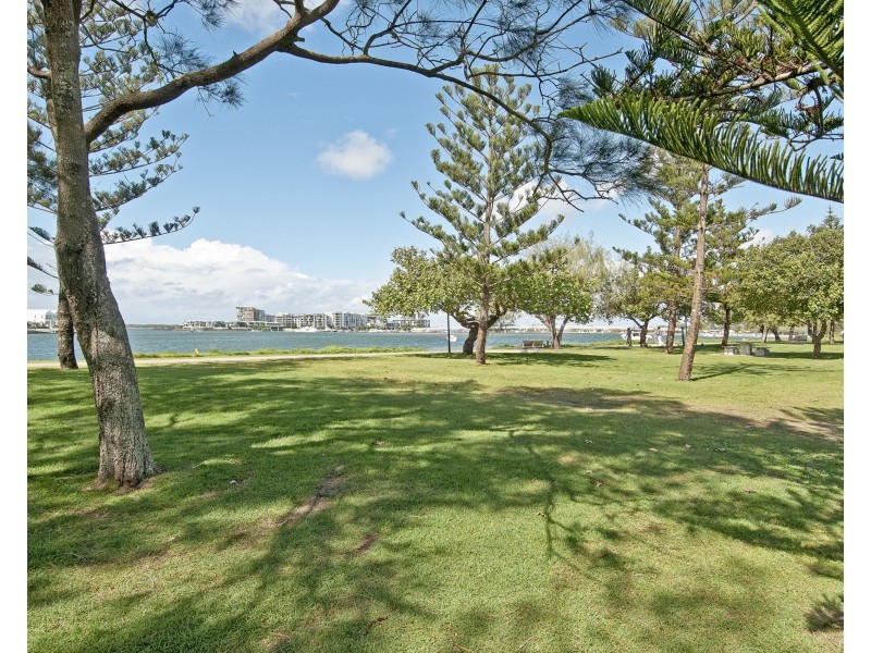 44-50 Falkinder Avenue, Paradise Point QLD 4216