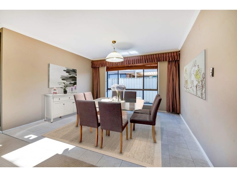 92 Oxley Drive, Paradise Point QLD 4216
