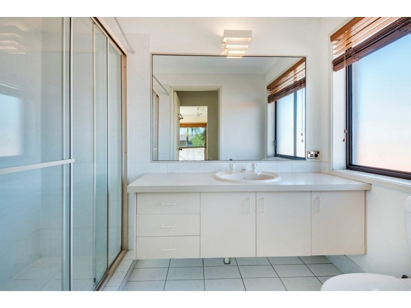 92 Oxley Drive, Paradise Point QLD 4216