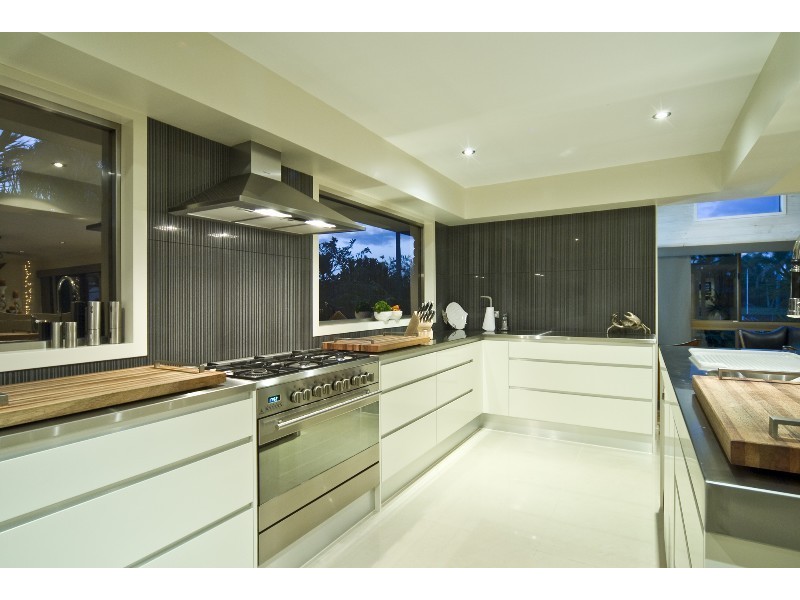 7 Simbai Street, Runaway Bay QLD 4216