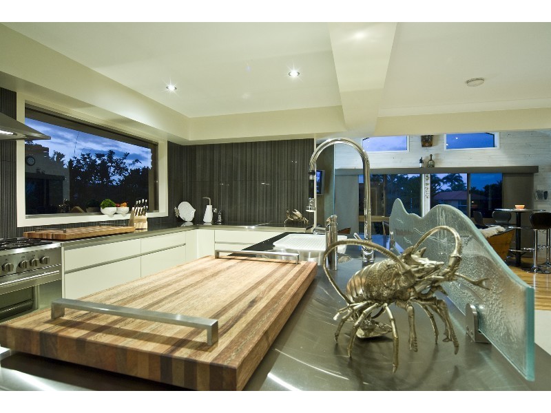 7 Simbai Street, Runaway Bay QLD 4216