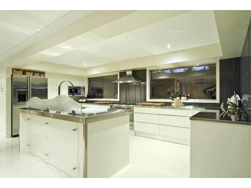 7 Simbai Street, Runaway Bay QLD 4216